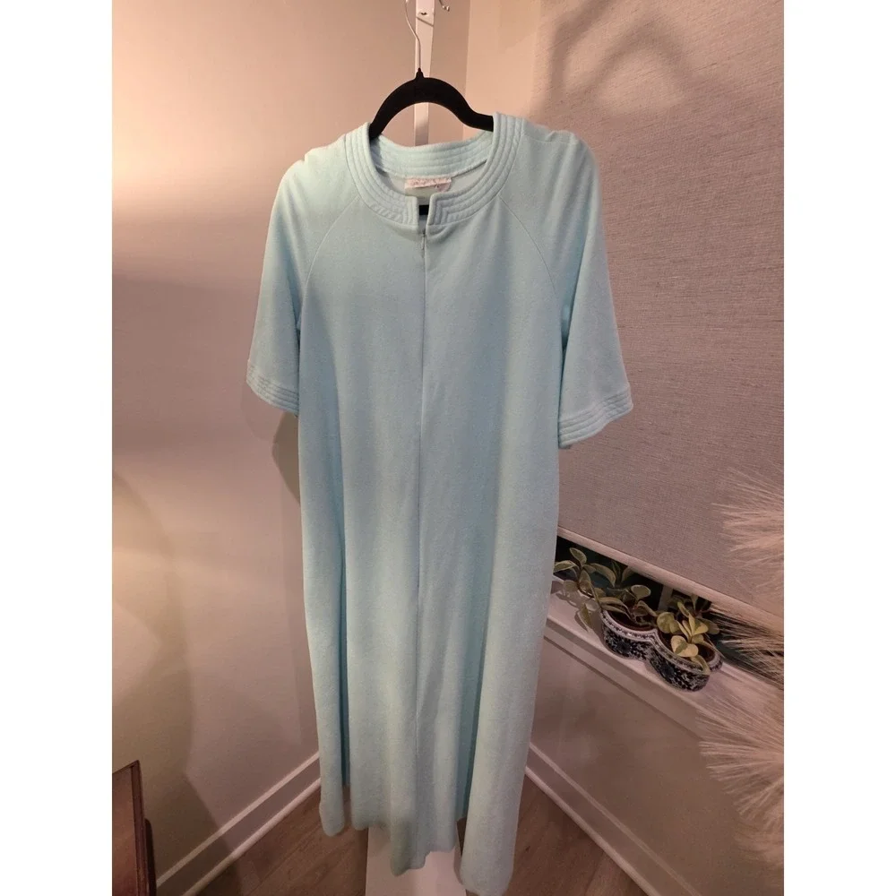 Vintage Vanity Fair Acqua Night Gown Robe Warm  SIZE (8-10) M Front Zip Pockets